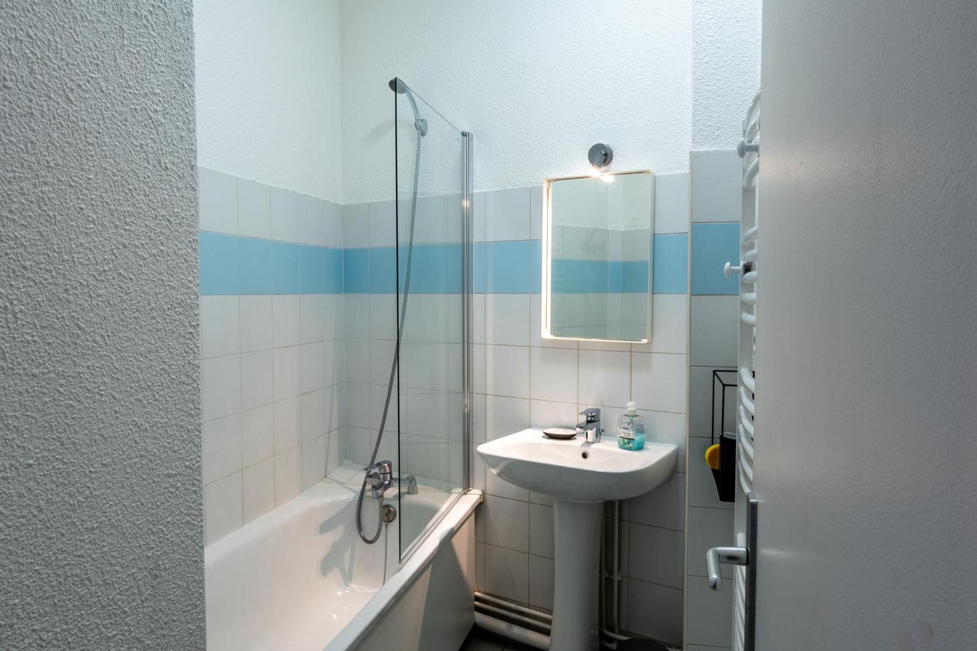 Residence Serenity - Hyper Centre - Bagagerie 루르드 객실 사진