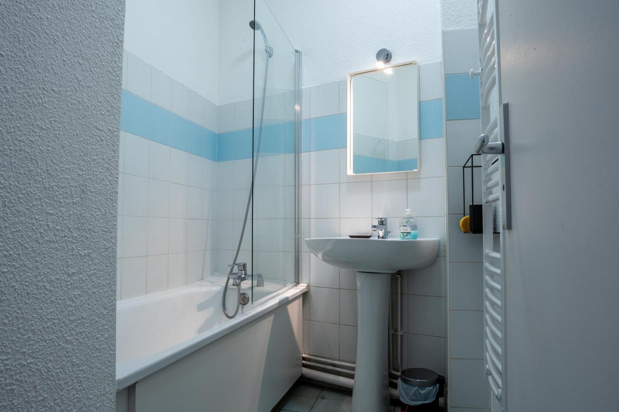 Residence Serenity - Hyper Centre - Bagagerie 루르드 객실 사진