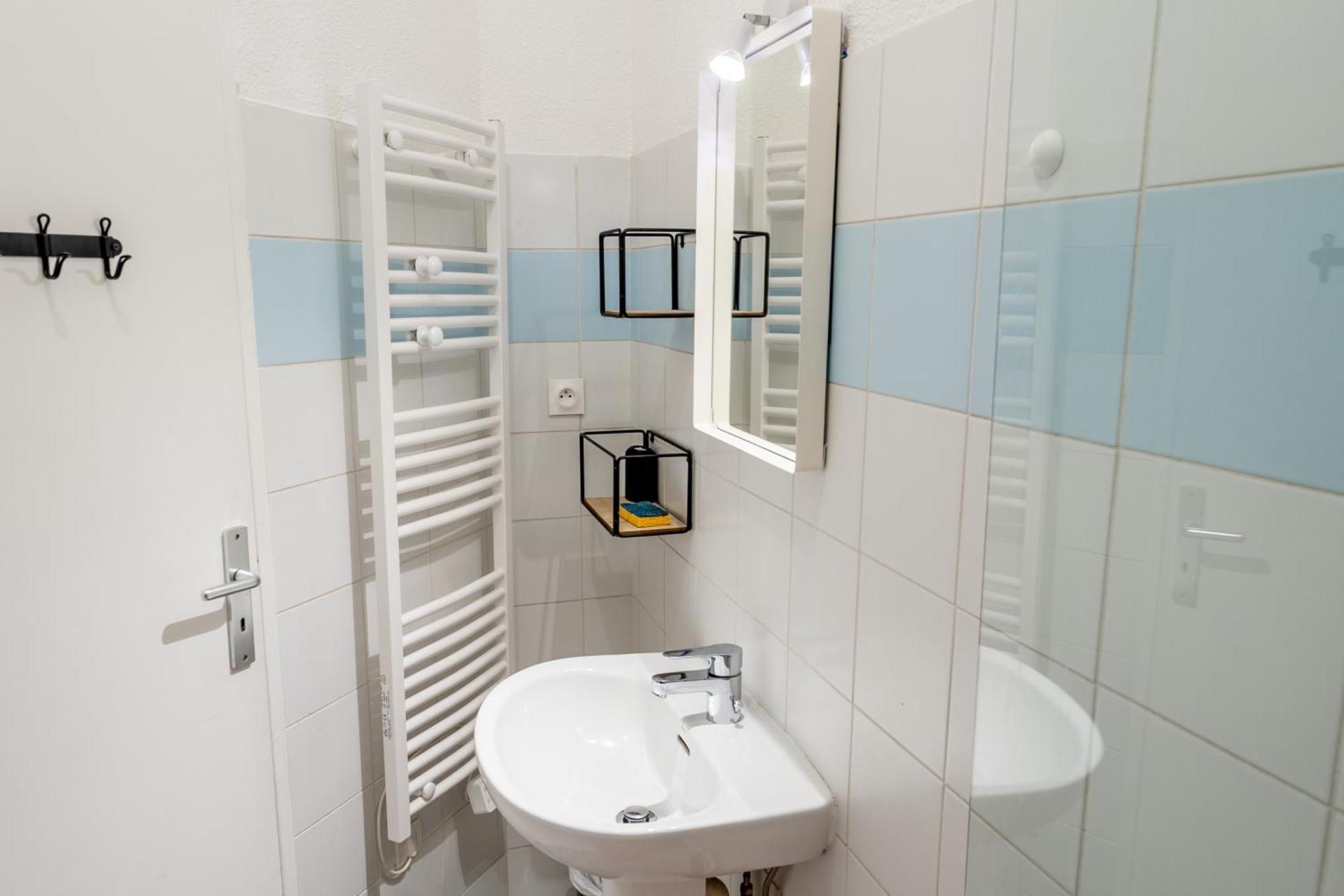 Residence Serenity - Hyper Centre - Bagagerie 루르드 객실 사진
